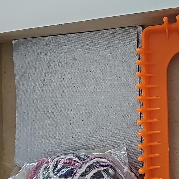 1970's weaving loom with iron on backing, loom and some loopers. - Picture 3 of 3